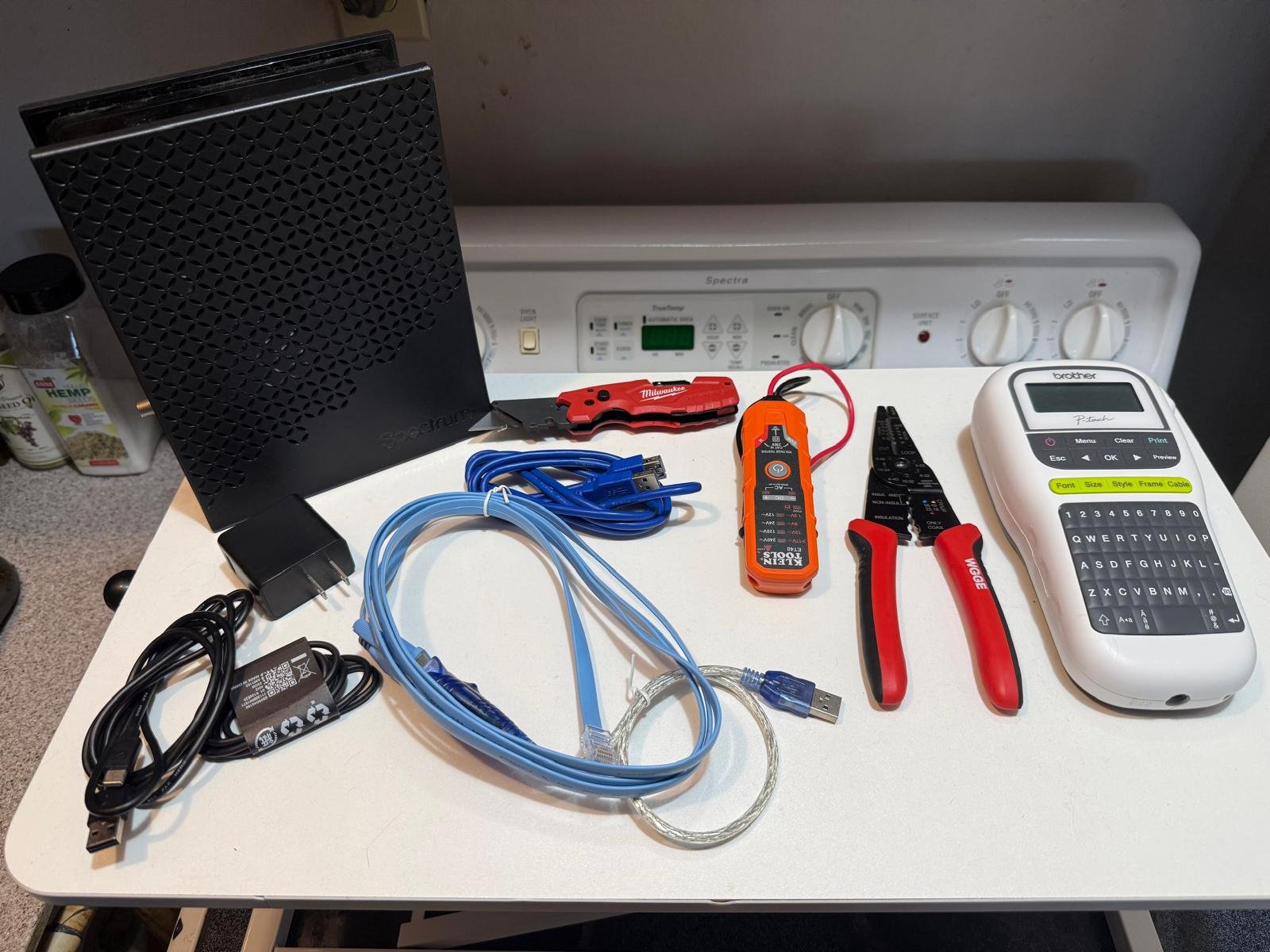 Hitron EN2251 DOCSIS 3.1 cable modem (Spectrum) thumbnail